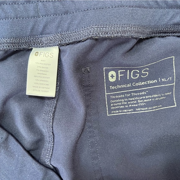 FIGS High Waisted Livingston Basic Scrub Pants in Navy, XL/T - Picture 8 of 8